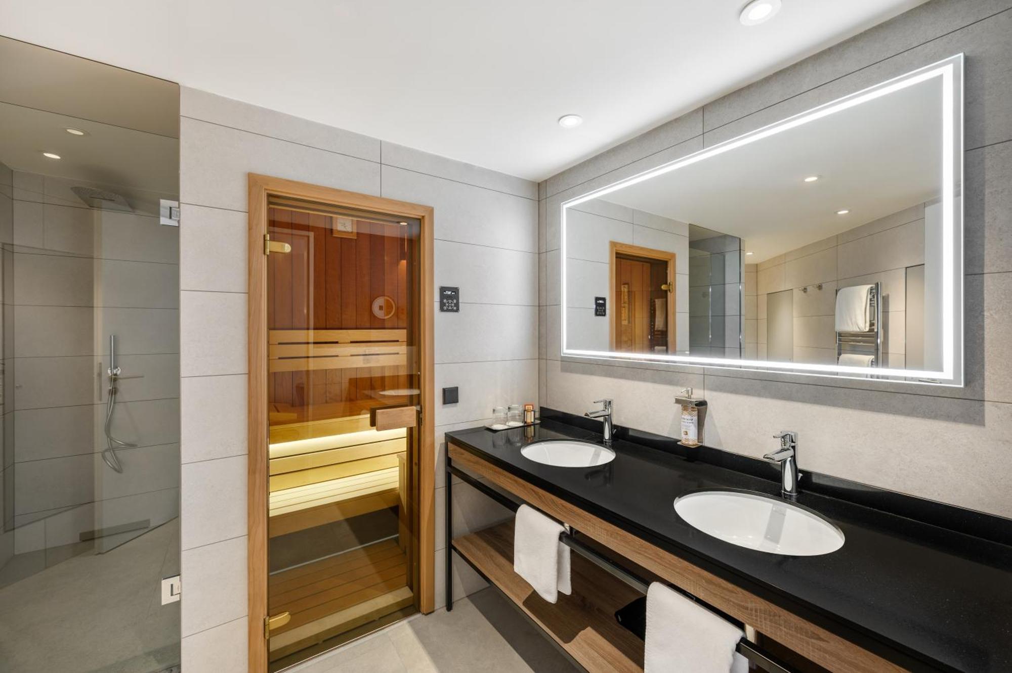 Hotel Danubius Helia 4*